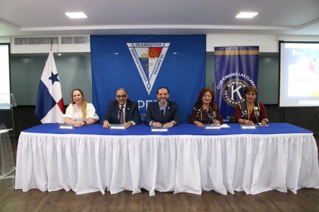 XI Foro del Deporte organizado por la APEDE y el Club Kiwanis Las Claras