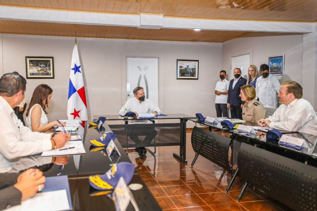 Presidente Cortizo Cohen participa de reunión de alto nivel con EEUU y recibe aeronave de patrullaje marítimo