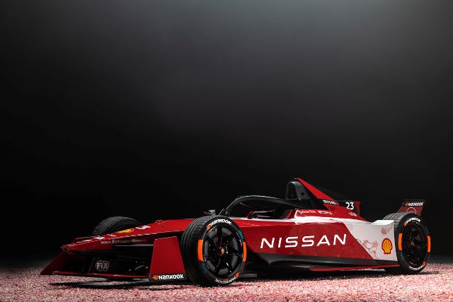 El equipo Nissan de Fórmula E presenta una llamativa decoración de flores de cerezo para la 9ª temporada