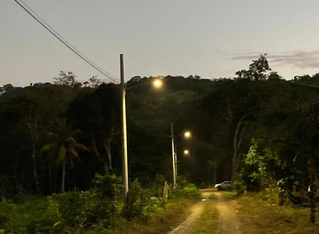 La comunidad La Zumbona pasará las fiestas con energía eléctrica por primera vez