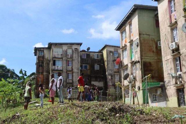 Ministerio de Vivienda y Ordenamiento Territorial impulsa contratos para rehabilitar edificios en Curundú y Río Alejandro por casi 15 millones de balboas