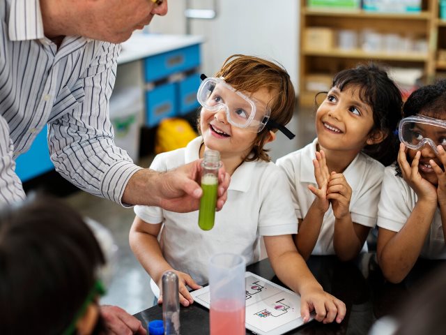 BCIE fomenta el interés de 13 mil niños y niñas panameños en la ciencia, tecnología, ingeniería, artes y matemáticas