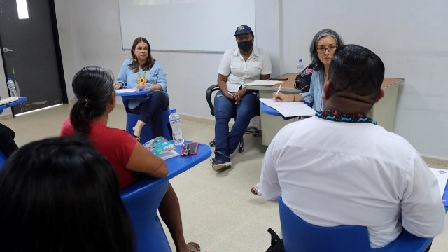 Ministra de Educación se reúne con autoridades del pueblo Naso Tjër Di