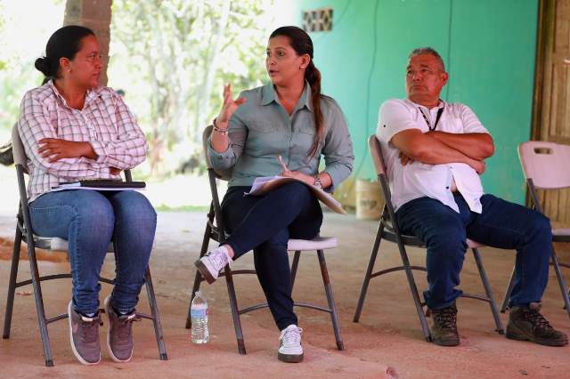 Reunión con moradores del corregimiento de Las Lajas, distrito de Chame, sostuvieron funcionarios del MOP