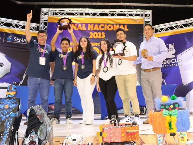 Estudiantes y docentes de Chiriquí y Veraguas ganan la RoboCupJunior 2023 y representarán a Panamá en Francia