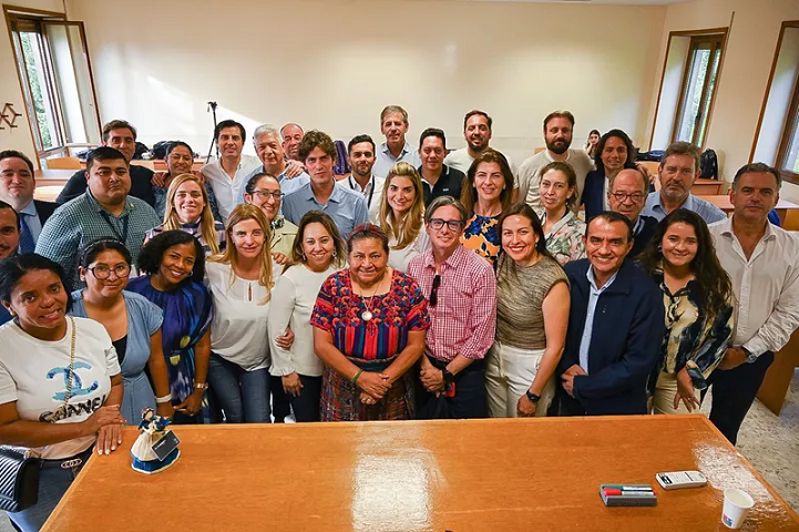 Rigoberta Menchú hace un llamado a “volver al compromiso del bien común”