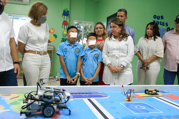 Equipos de Chiriquí y de la comarca Ngäbe Buglé participan en competencia de robótica
