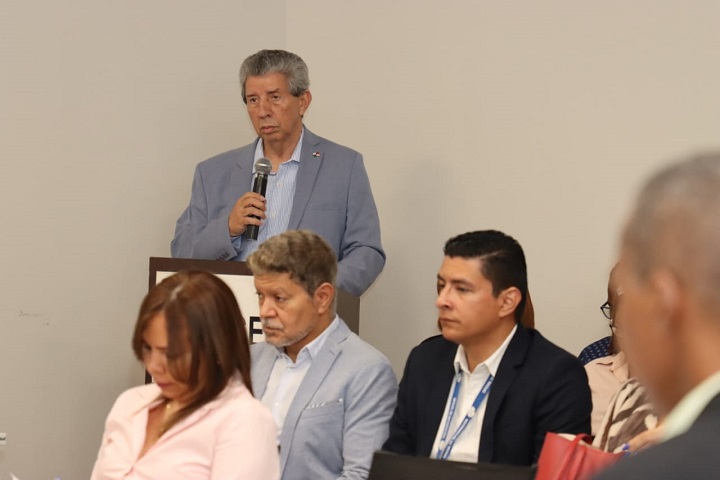 Colaboración de asesoría técnica para desarrollo urbanístico es acordado entre el Municipio de San Miguelito y el MIVIOT