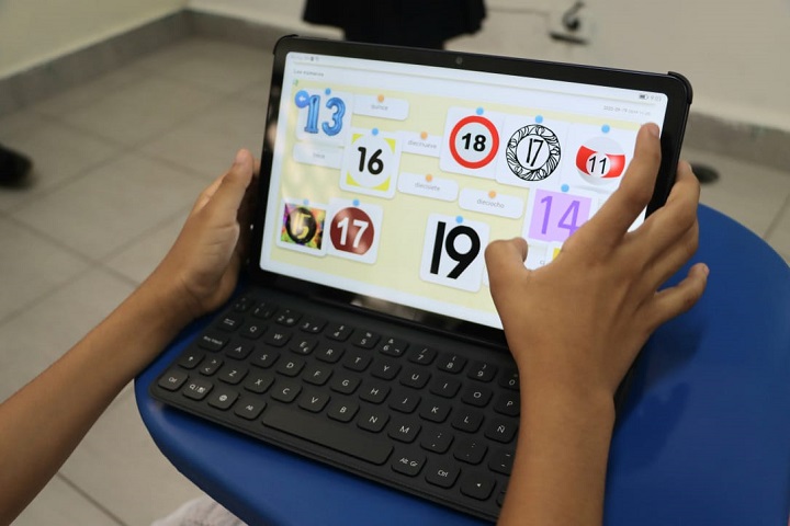 MEDUCA: Evalúan efectividad del internet en las escuelas