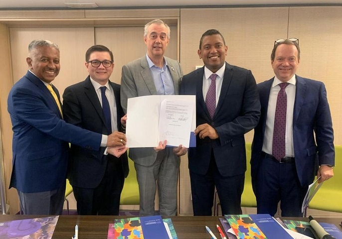 Panamá firma convenio con RedCLARA en Bruselas, Bélgica, para potenciar la transformación digital en Panamá