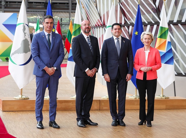 Vicepresidente Carrizo Jaén participa en apertura de la III Cumbre UE-CELAC 