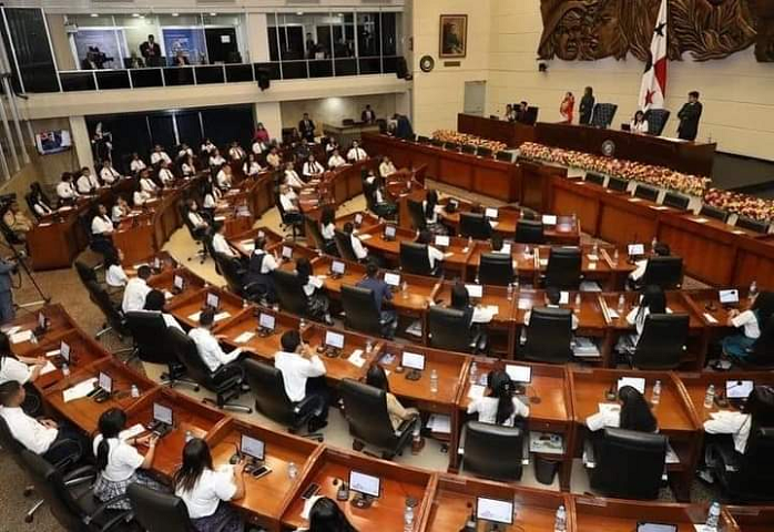 119 estudiantes de colegios públicos y privados, elegirá na los diputados juveniles 2023