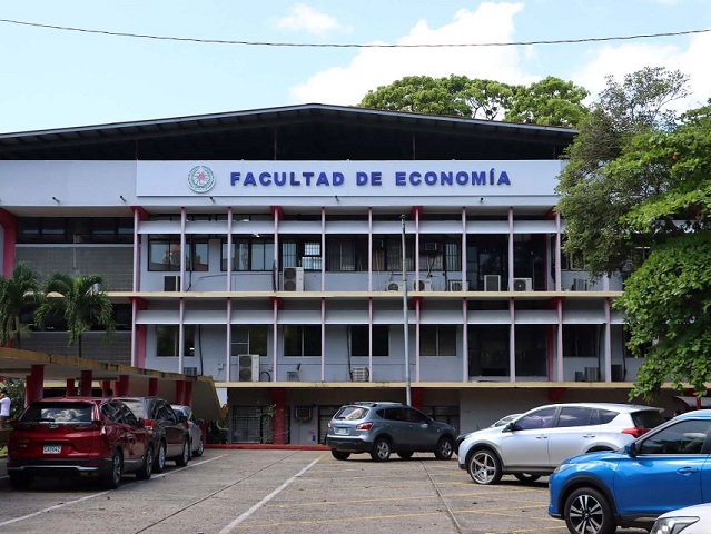 Decanato de la Facultad de Economía de la Universidad de Panamá rechaza contrato minero.