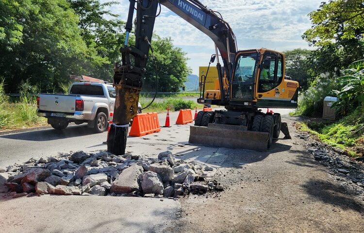 MOP: La Chorrera – Penonomé avanza con trabajos de reposición de losas en Loma Campana