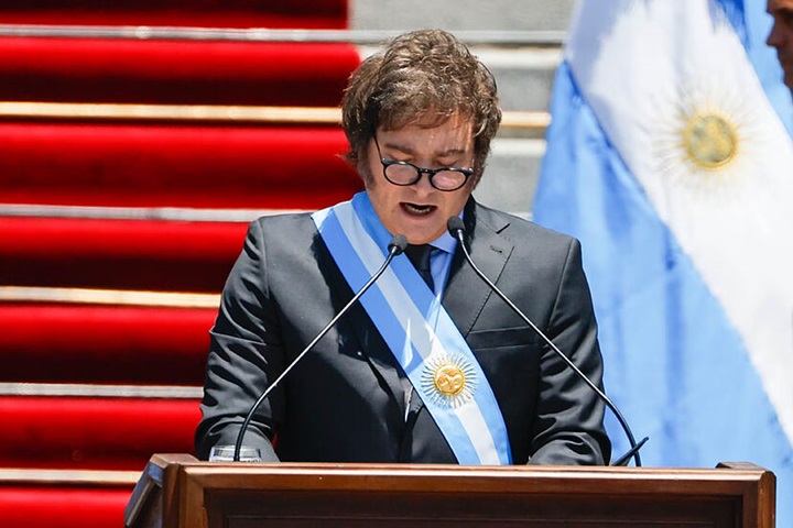 El libertario Javier Milei jura como presidente constitucional de la república de Argentina