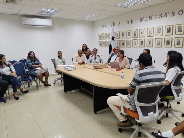 Continuarán trabajos del proyecto de construcción en escuela de Los Pozos