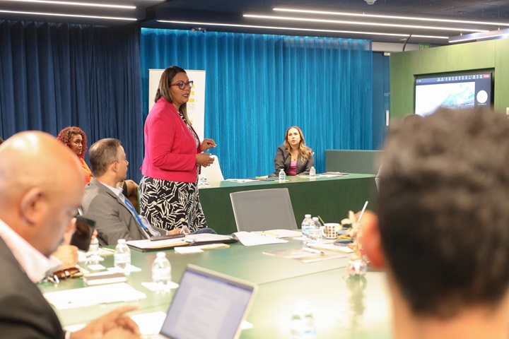 Académicos del ITSE mantuvieron mesa de trabajo con miembros del sector industrial panameño