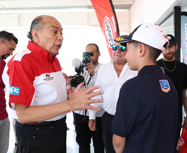 Antonio Pérez, padre del piloto mexicano Sergio “Checo” Pérez, visito el Autódromo de Panamá