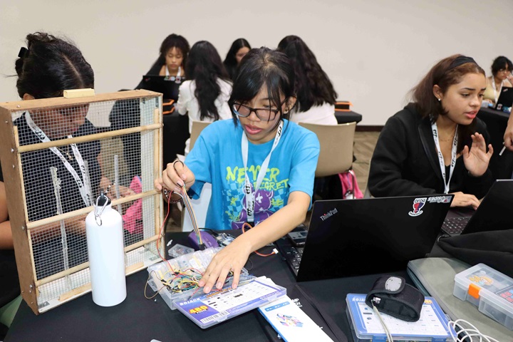 Concluye el programa de capacitación tecnológica para mujeres jóvenes ‘CAMPTECH 2023-2024’