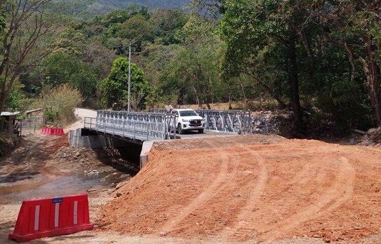 MOP finaliza construcción del nuevo puente sobre el río Dos Bocas en Manglarito