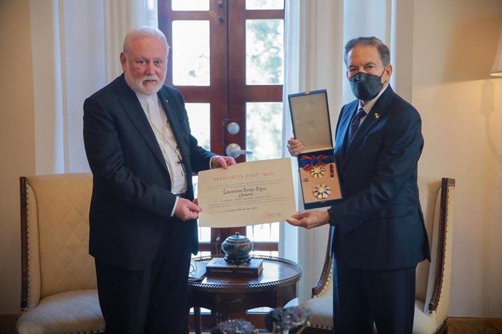 Presidente Cortizo Cohen recibe visita de Secretario de la Santa Sede