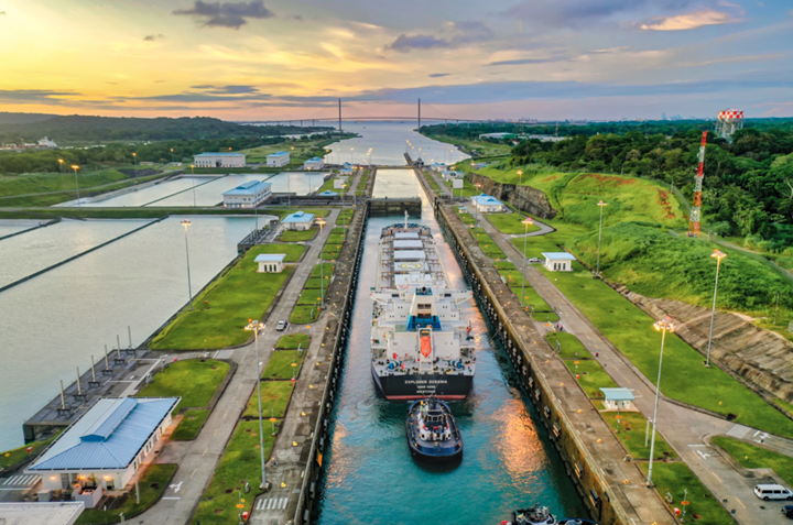 Canal ampliado cumple octavo aniversario con nuevo aumento de calado y de tránsitos