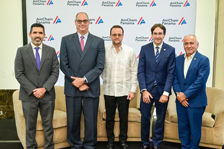 AmCham organizó el Simposio “Retos y Oportunidades del Quinquenio 2024 – 2029”