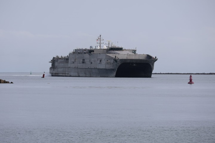 USNS Burlington llega a Colón, Panamá, durante Promesa Continua 2024