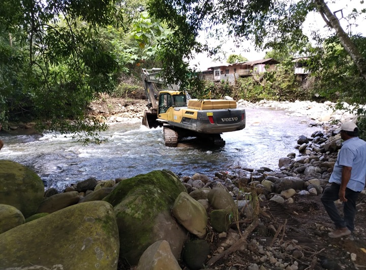 Entre Dragado para evitar el derrumbe de viviendas sobre el río MULA y construcción de puente sobre el río Mata Ahogado