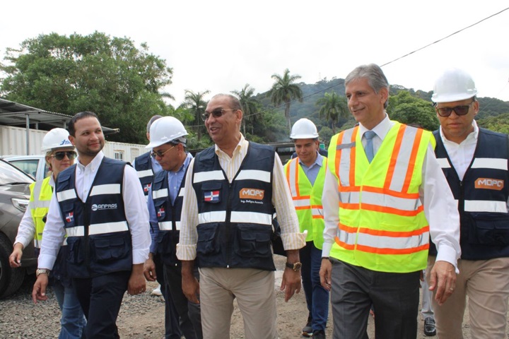 Recorrido al proyecto de ampliación a 8 carriles de la vía Panamericana que registra 98% de avance, fue realizado por el ministro del MOPC de República Dominicana